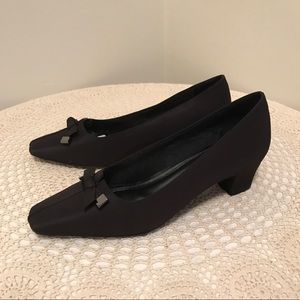 NIB Life Stride Joyful Bow Details Kitten Heels Size 7.5